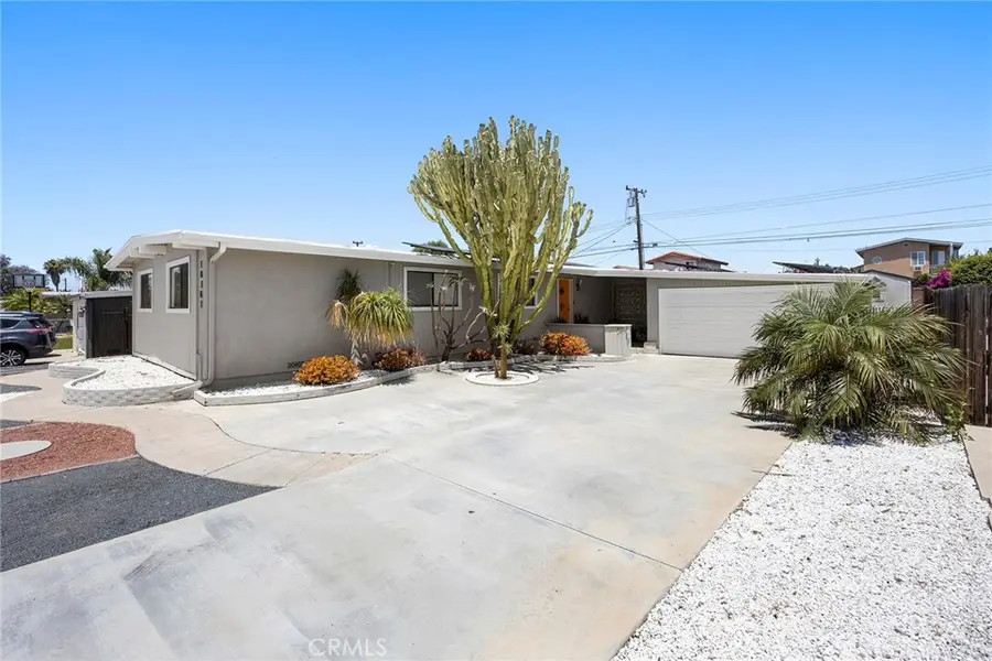 18101 Kirk Avenue, Tustin, CA 92780 - Image #3