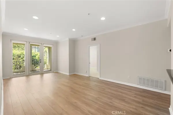 2243 Martin #217, Irvine, CA 92612