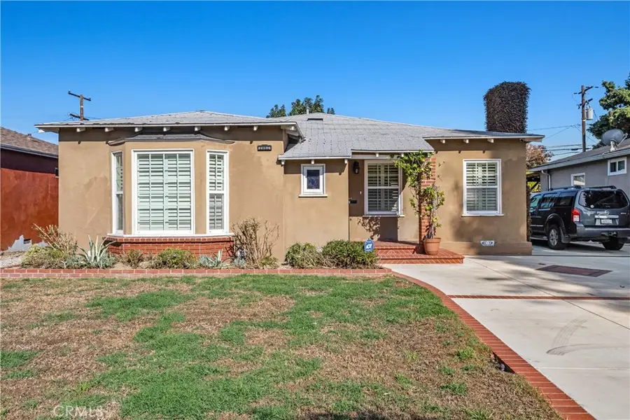 2860 Chestnut Avenue, Long Beach, CA 90806 - Image #2