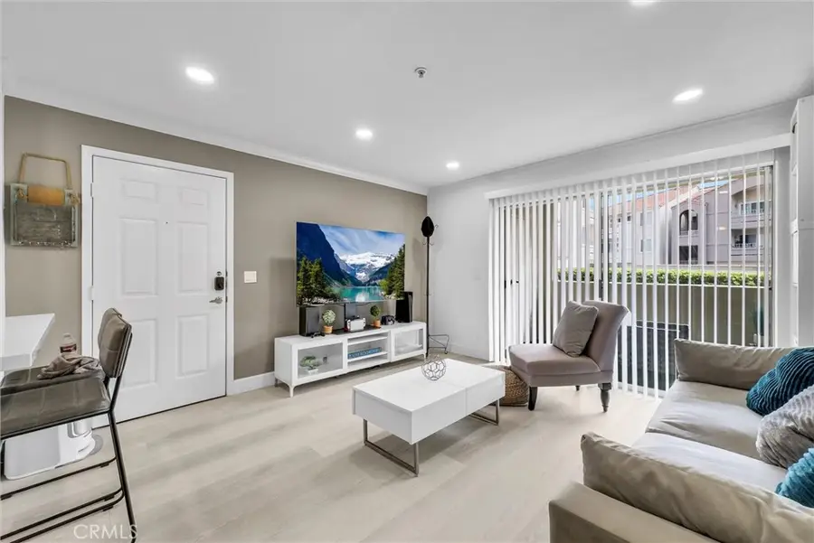 1010 La Terraza Circle #102, Corona, CA 92879 - Image #2