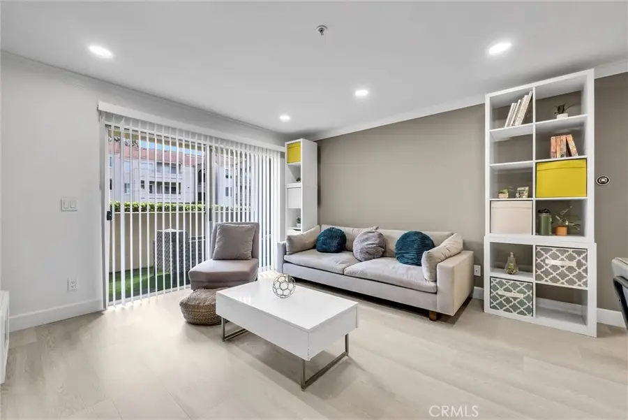 1010 La Terraza Circle #102, Corona, CA 92879 - Image #3