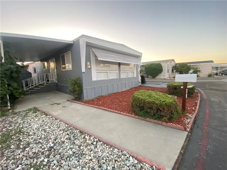 35 Orange Via, Anaheim, CA 92801 - Image #3