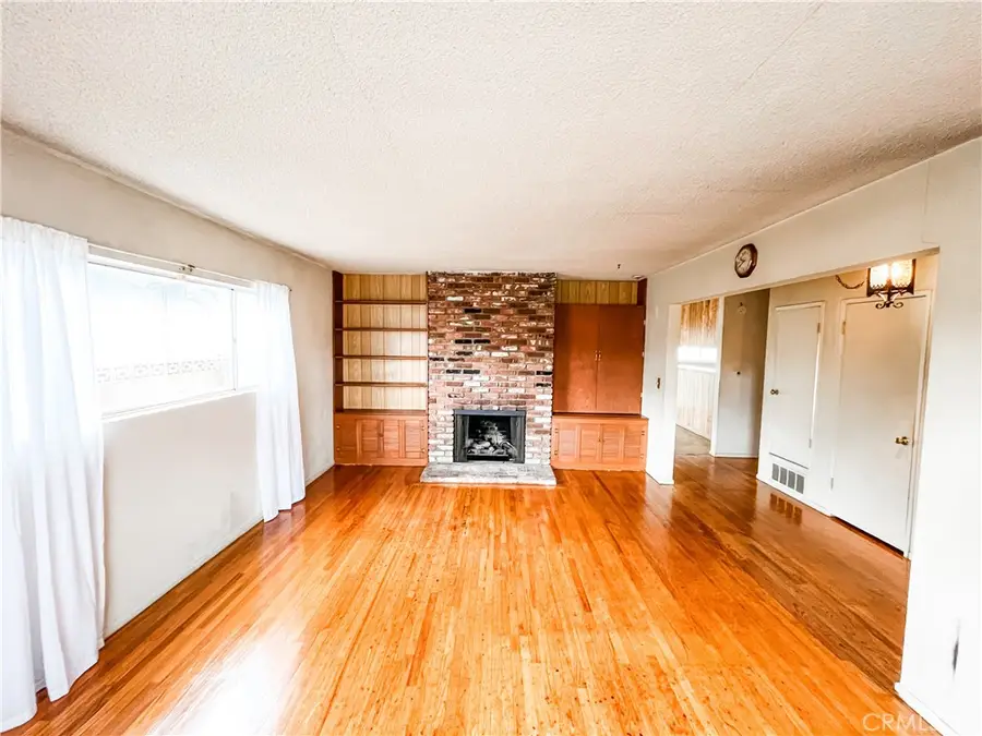 534 E Hoover, Orange, CA 92867 - Image #2