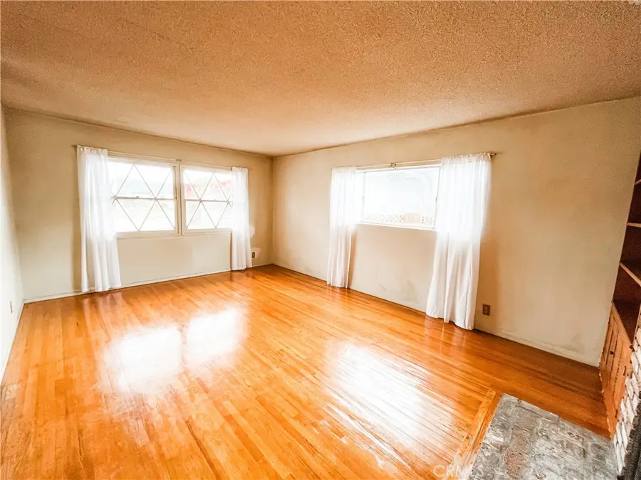 534 E Hoover, Orange, CA 92867 - Image #3