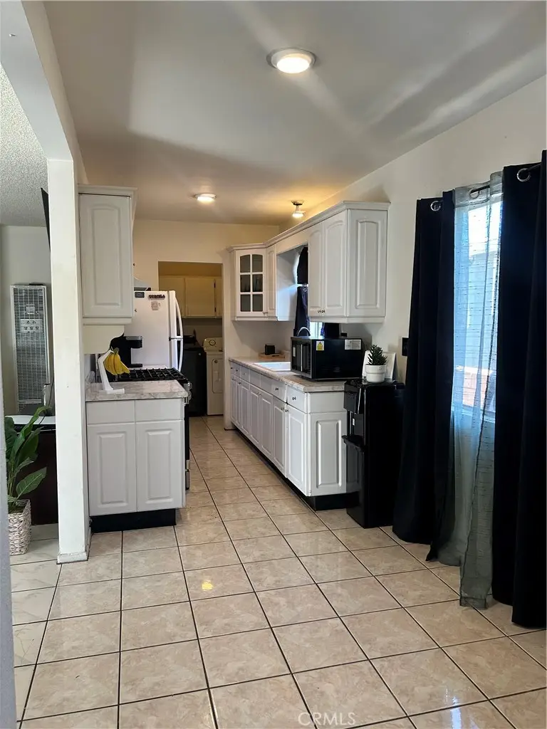 11945 168th, Artesia, CA 90701 - #2