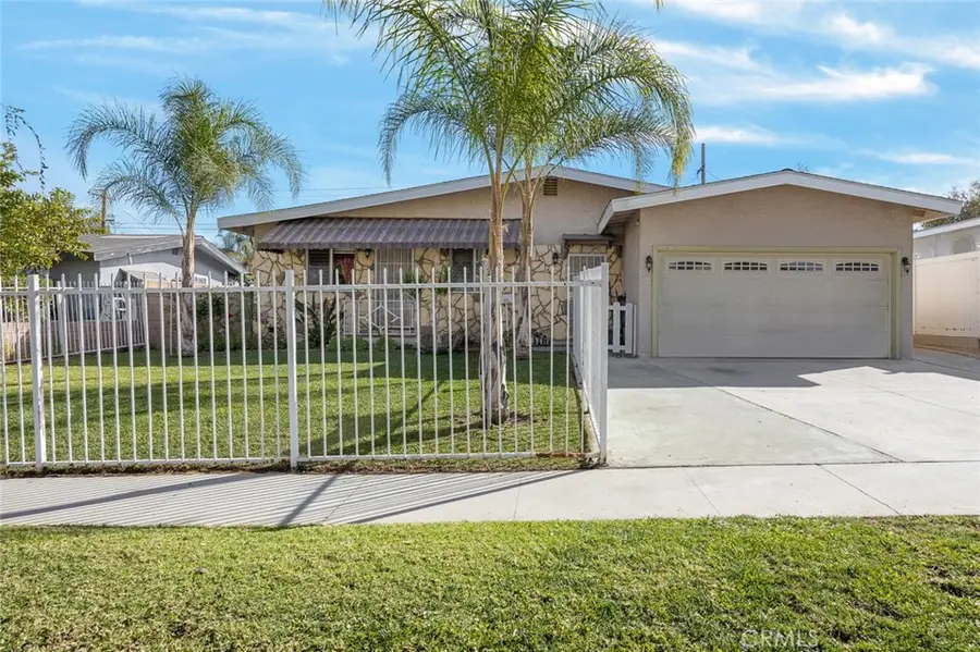 1138 Acacia Street, Corona, CA 92879 - #3