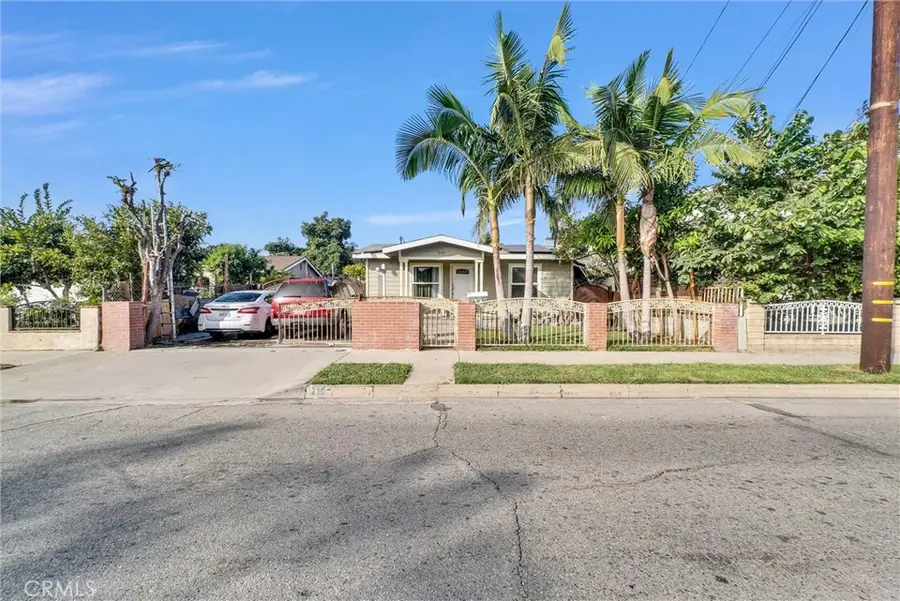 210 S Raitt, Santa Ana, CA 92703 - Image #2