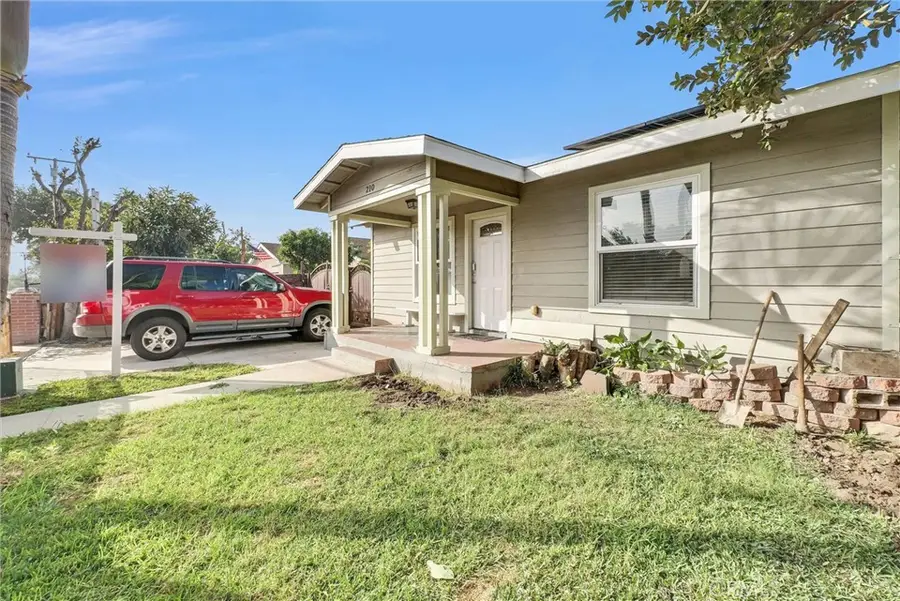 210 S Raitt, Santa Ana, CA 92703 - Image #3