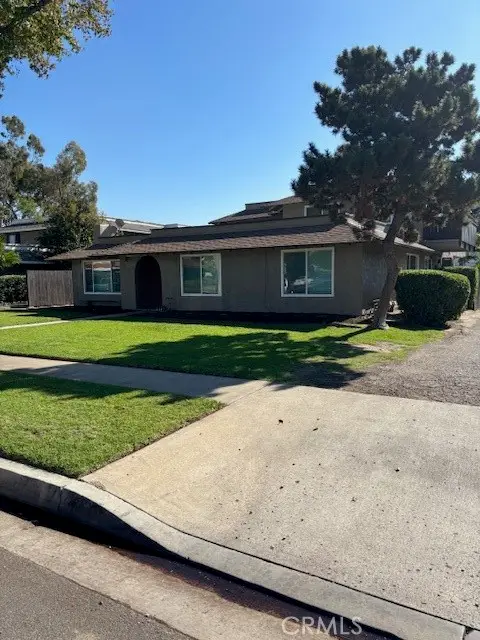 2318 Franzen, Santa Ana, CA 92705