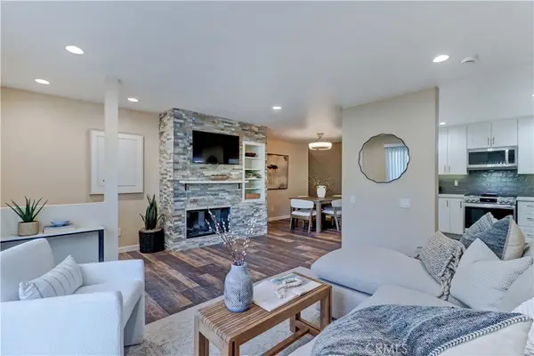 3605 E Anaheim Street #102, Long Beach, CA 90804