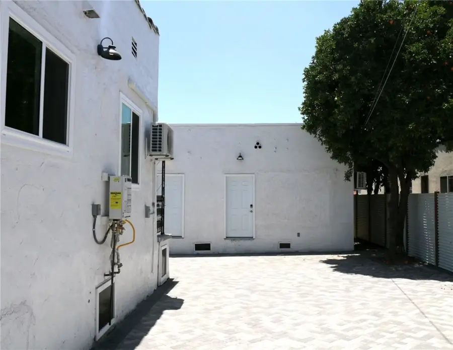 2437 Houston, Los Angeles, CA 90033 - #3