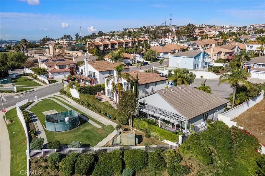 2850 Signal Pointe, Signal Hill, CA 90755 - Image #3