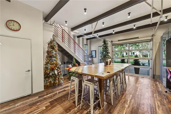 906 E Civic Center, Santa Ana, CA 92701