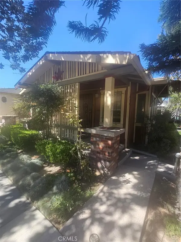 377 Ximeno, Long Beach, CA 90814
