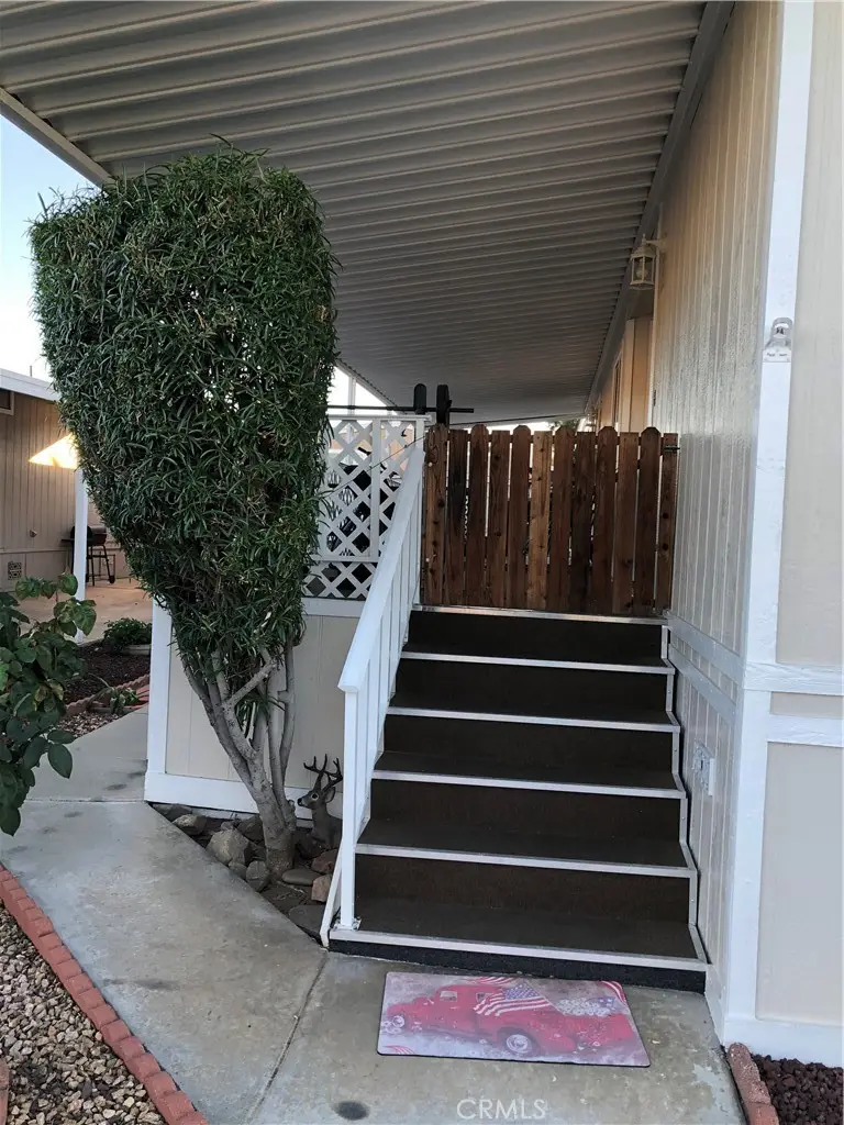 307 S Smith, Corona, CA 92882 - Image #3