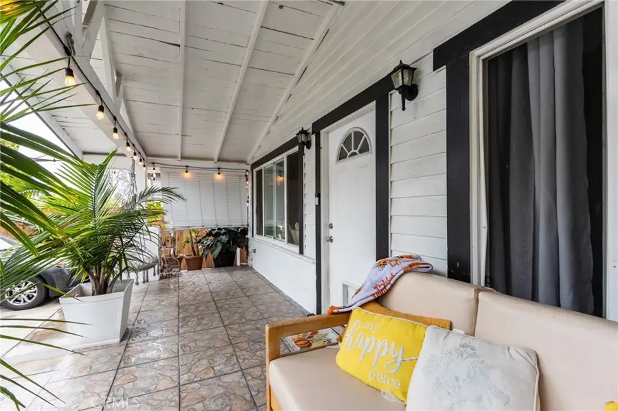 1102 W 53rd Street, Los Angeles, CA 90037 - #3