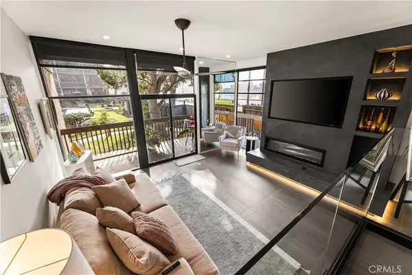 5118 Marina Pacifica Dr S, Long Beach, CA 90803