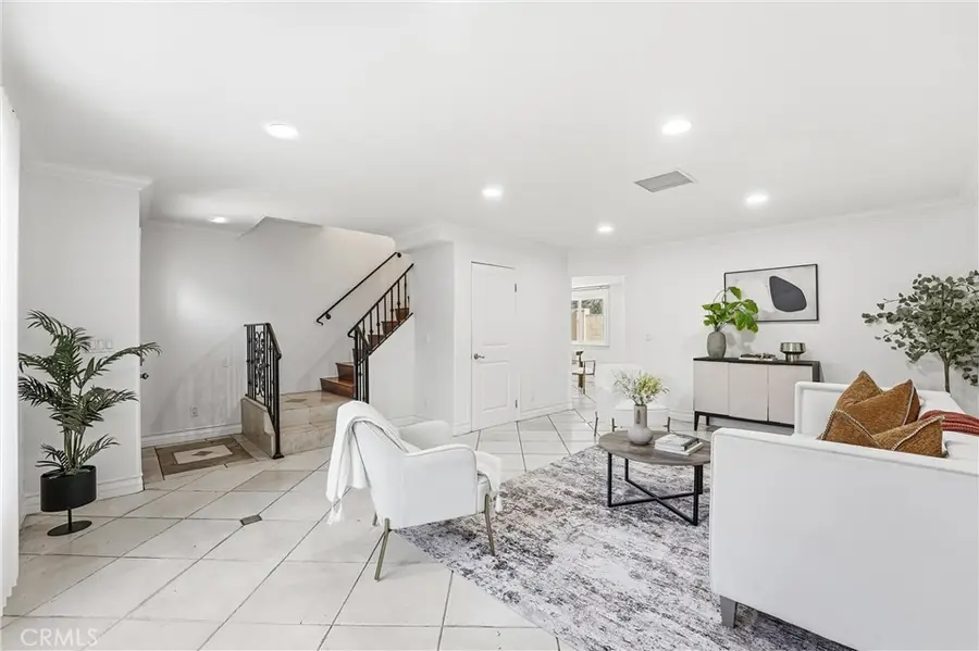 7006 Valmont #B, Tujunga, CA 91042 - Image #3