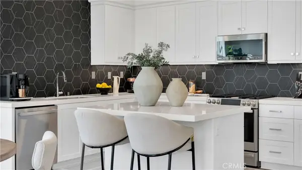 1669 W Lincoln Avenue #102, Anaheim, CA 92801