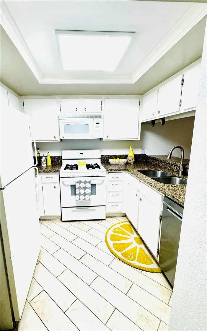 1237 E 6th #106, Long Beach, CA 90802 - #3