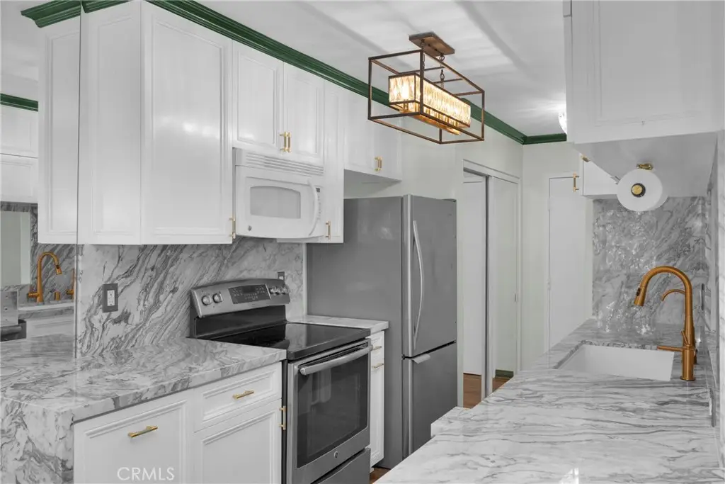 1351 N Orange #205, Los Angeles, CA 90028 - #1