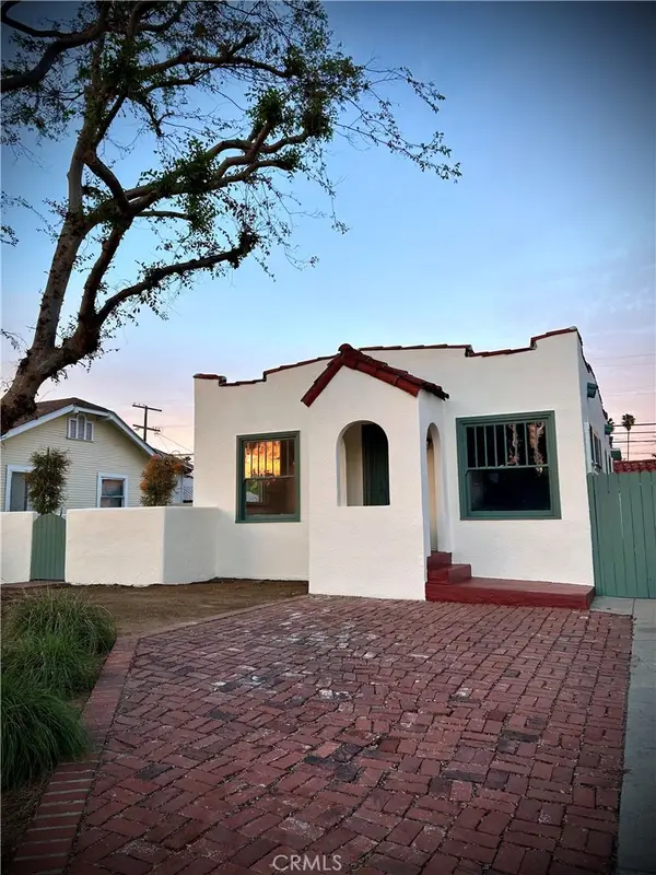 3327 Hollydale Dr., Los Angeles, CA 90039