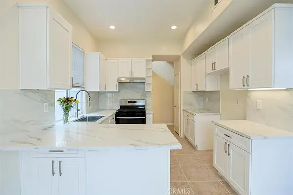 2062 W Blue Violet Court, Anaheim, CA 92801