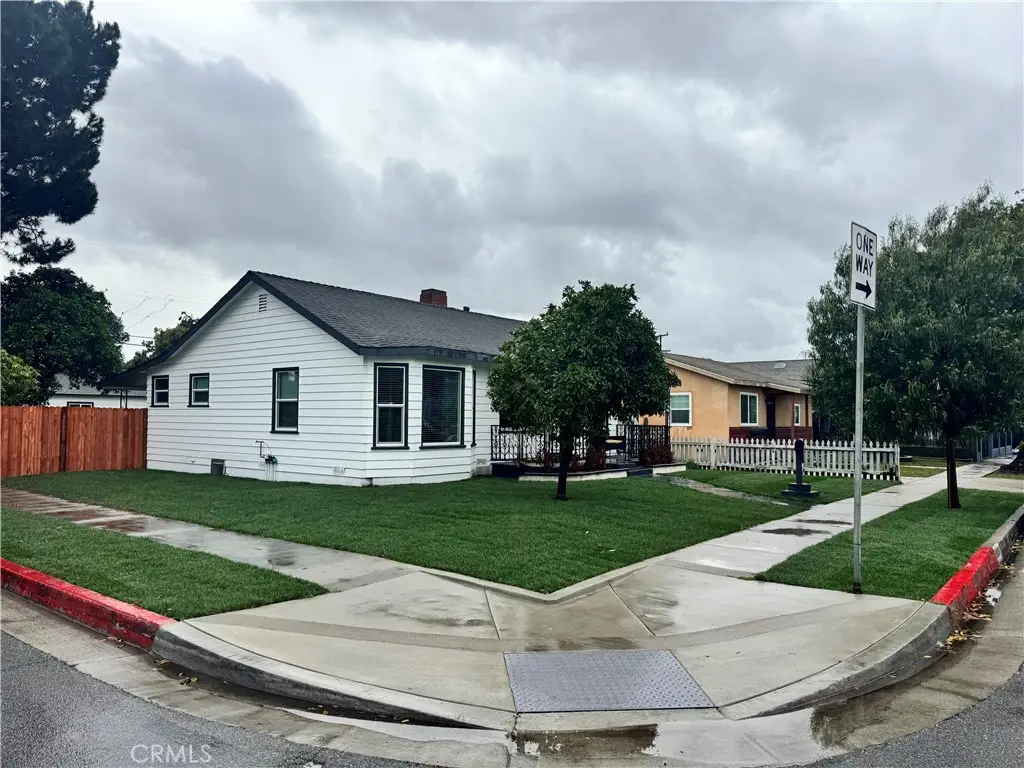 6556 San Vincente, Paramount, CA 90723 - #1