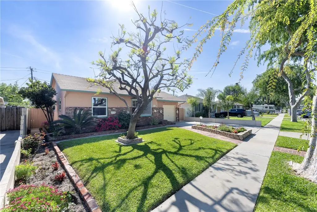 2404 W Ash Avenue, Fullerton, CA 92833 - #1