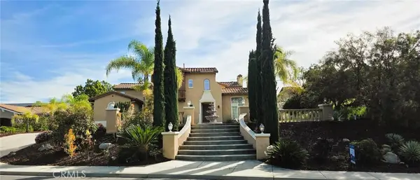 2082 Amparo Court, Escondido, CA 92025