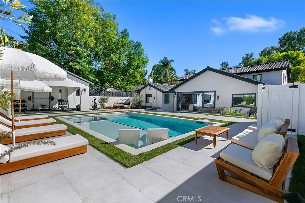 22269 Avenue San Luis, Woodland Hills, CA 91364 - #1