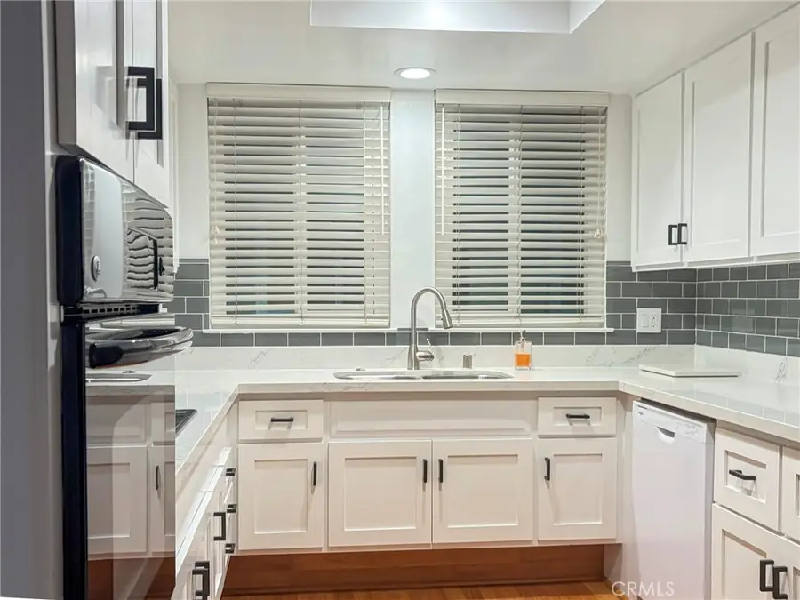 1860 Mckinney Way #M15-21N, Seal Beach, CA 90740 - #3