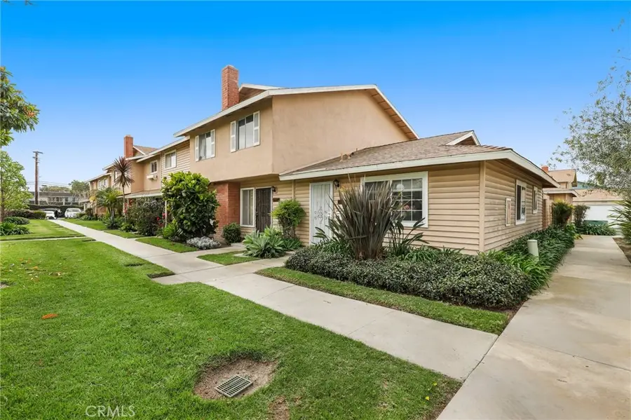 15940 Silvertip Court, Fountain Valley, CA 92708 - #2