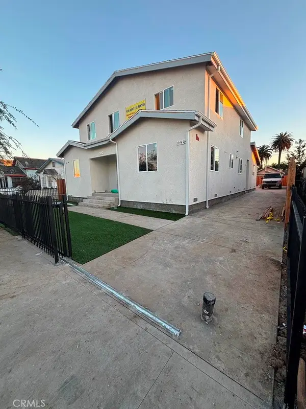 1344 W 83rd Place, Los Angeles, CA 90044