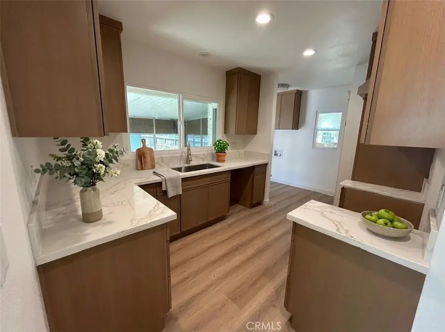 4239 S Raymond Avenue, Los Angeles, CA 90037 - #3