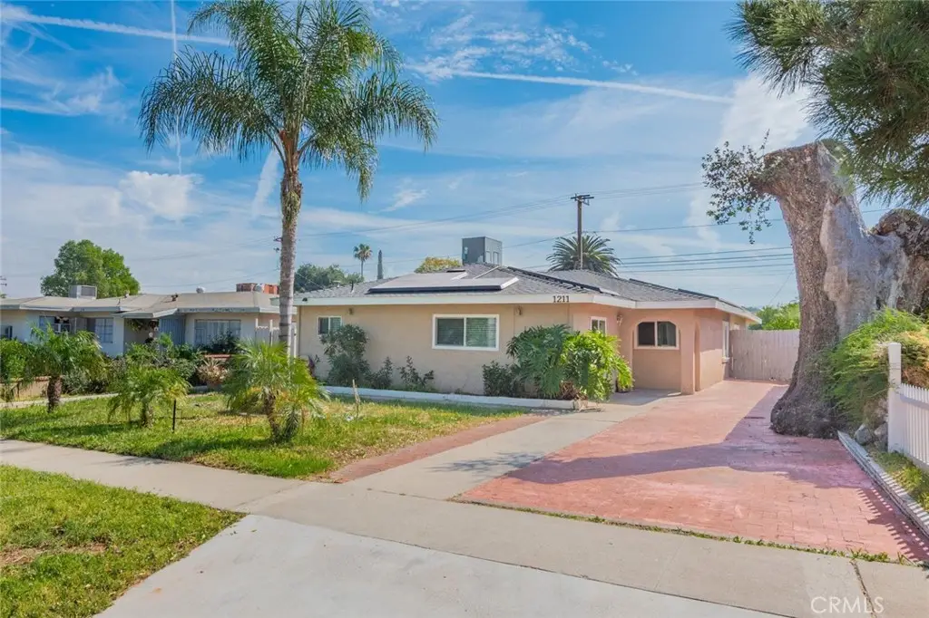 1211 S Merrill, Corona, CA 92882 - #1