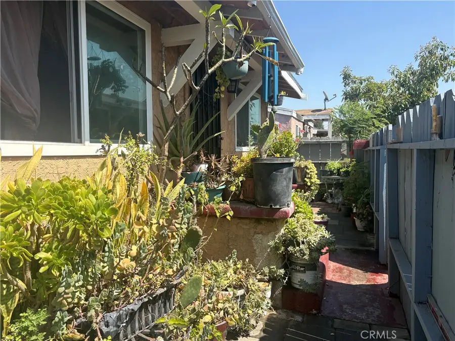 7021 Hood Ave, Huntington Park, CA 90255 - #3