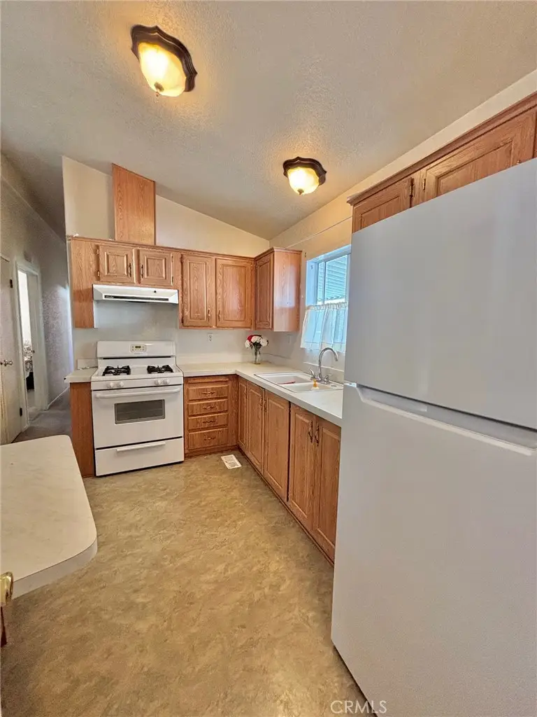 10745 Victoria Avenue #70, Whittier, CA 90604 - #3