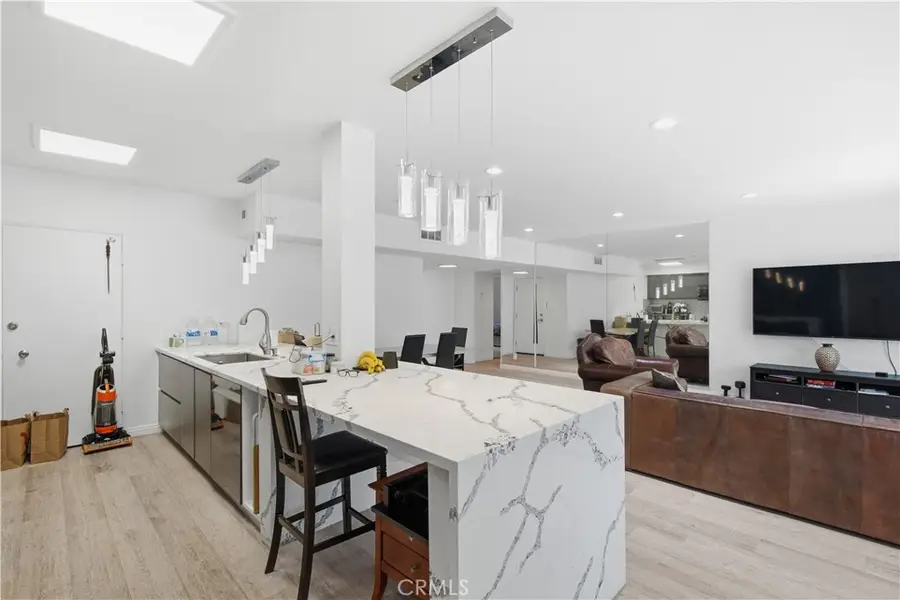 7309 Franklin Ave #105, Los Angeles, CA 90046 - #3