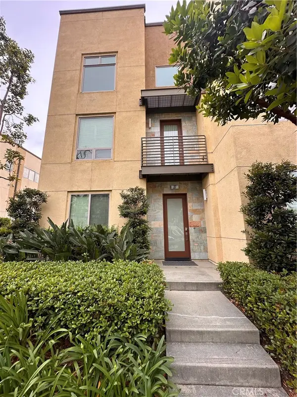 27 Soho, Irvine, CA 92612