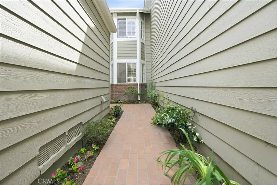 510 Stoneham Court #102, Long Beach, CA 90803 - #2