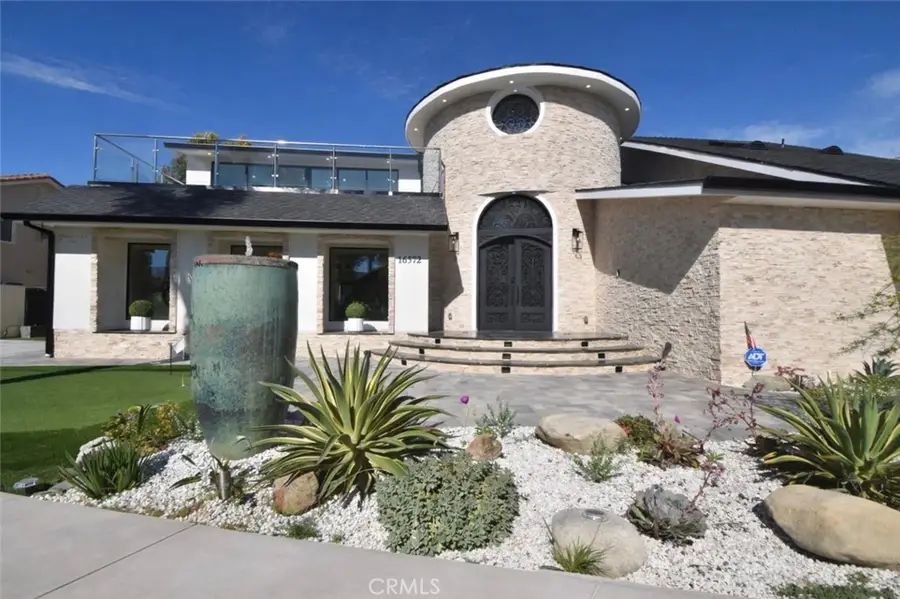 16572 Carousel Ln, Huntington Beach, CA 92649 - #3