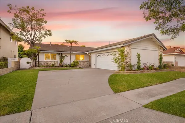 4657 Hazelnut Avenue, Seal Beach, CA 90740