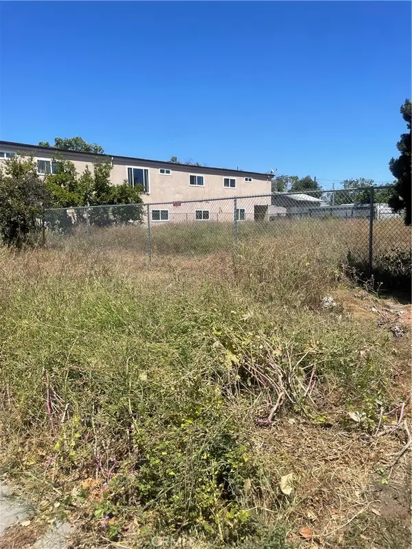 1158 N Mcdonald Avenue, Wilmington, CA 90744