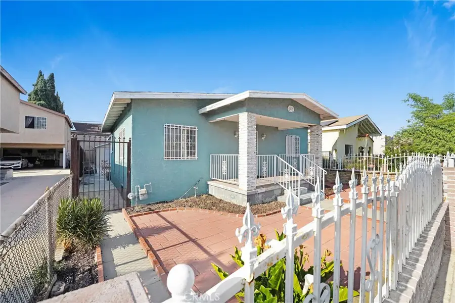 2217 Mortimer Avenue, Huntington Park, CA 90255 - #2