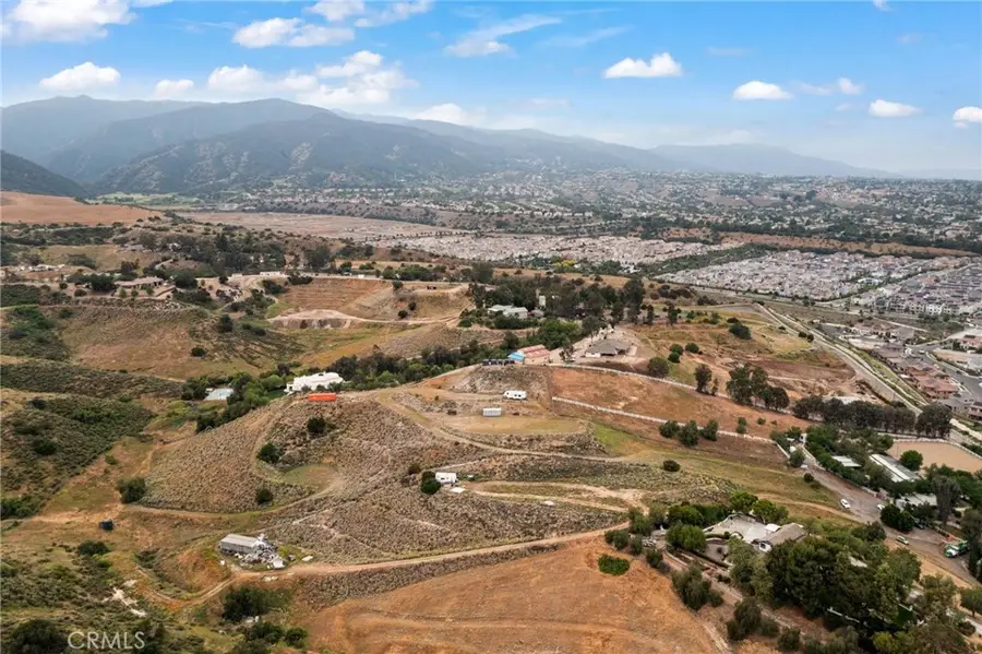 8305 Gambier, Corona, CA 92883 - #2