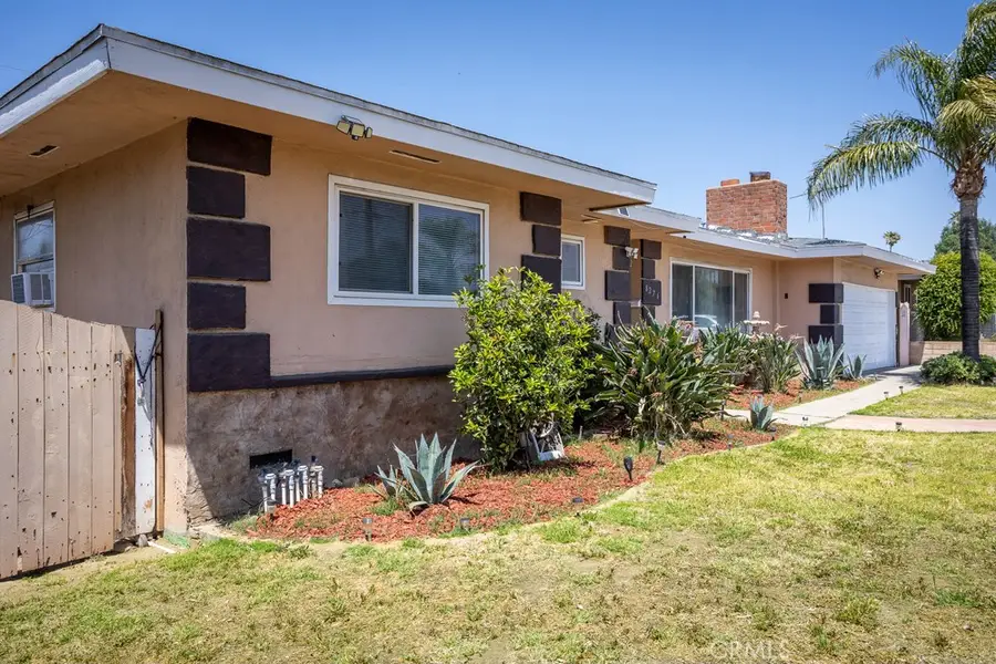 8276 Sewell, Fontana, CA 92335 - #2