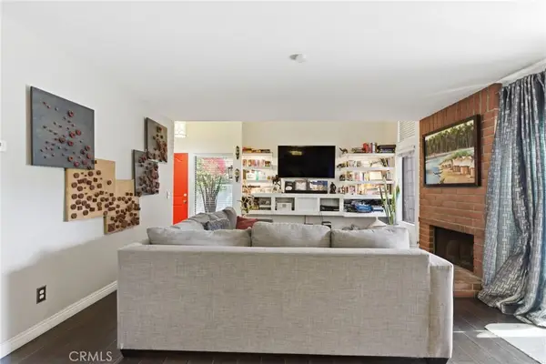 905 Hyde Court, Costa Mesa, CA 92626