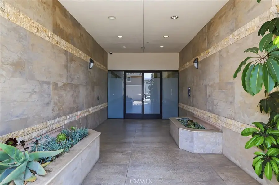 118 S Kenwood Street #407, Glendale, CA 91205 - #3