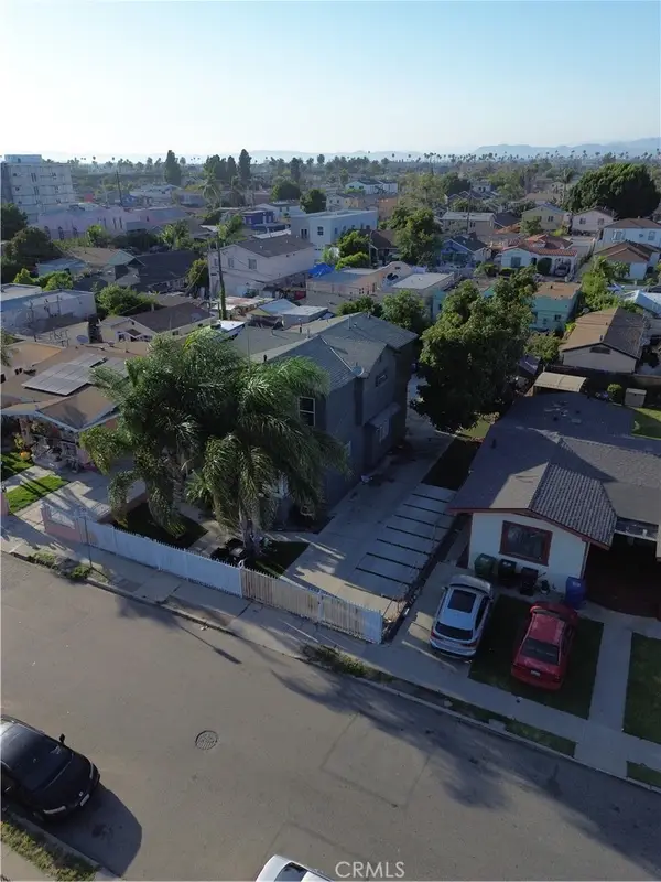 207 W 85th Place, Los Angeles, CA 90003